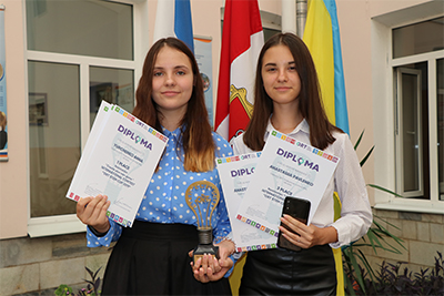 Anastasia Pavlenko and Anna Yurchenko 