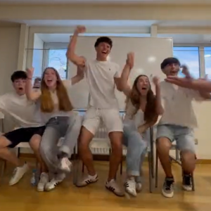 The Colegio Hatikva team celebrate their win