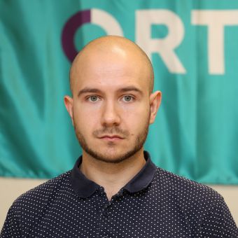 Andrii Turukalo headshot