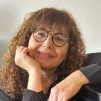 Annie Lorrain headshot