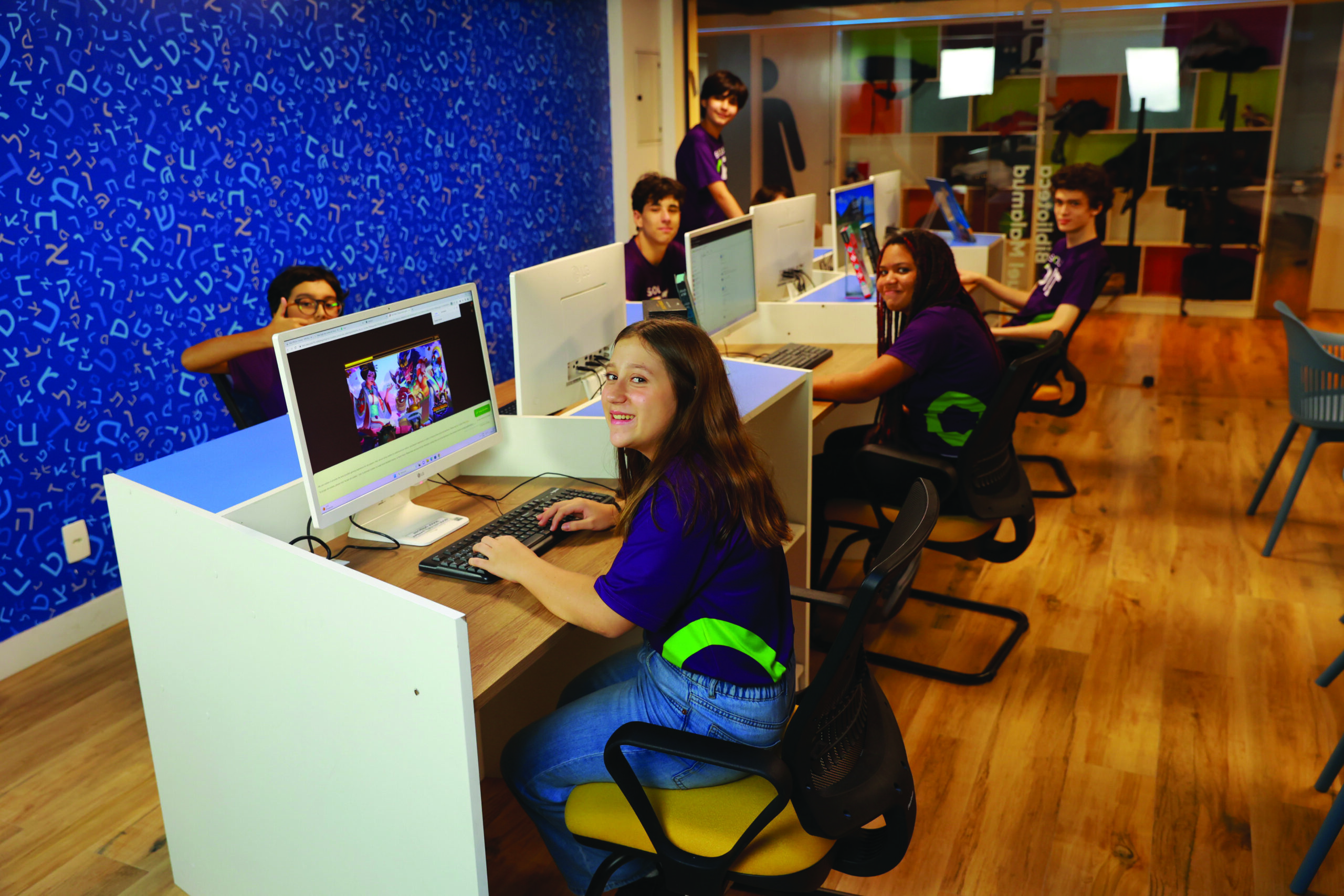 Students from Escola ORT in Brazil at their computers